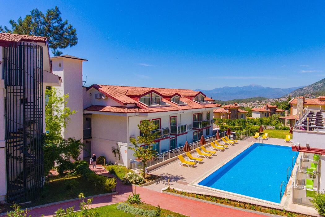 Sunshine Holiday Resort